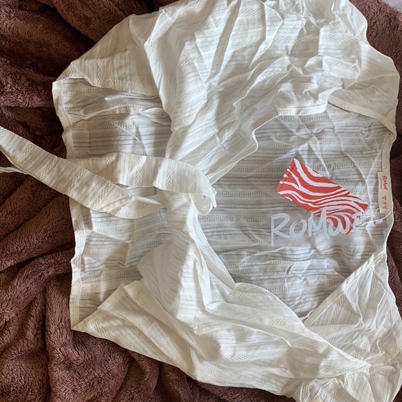 Solid Pointelle Criss Cross Blouse - Picture 4 of 4